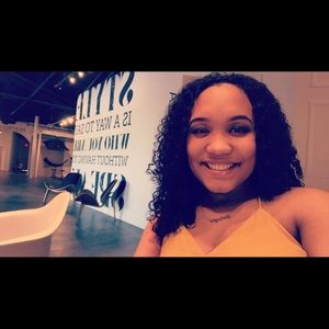 Meet your Posher, Makenzie